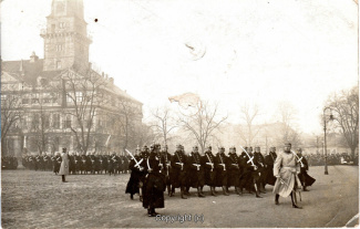 6920A-Wolfenbuettel260-Militaerparade-Schlossplatz-1909-Scan-Vorderseite.jpg