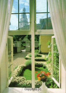 1990A-Wolfenbuettel340-Lessinghaus-Innenhof-Scan-Vorderseite.jpg