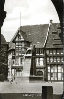 06420A-Braunschweig115-Burgplatz-Loewen-Denkmal-Scan-Vorderseite.jpg