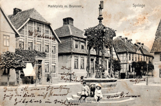 1115A-Springe586-Marktplatz-Marienbrunnen-1908-Scan-Vorderseite.jpg