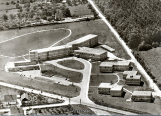 6953A-Springe583-Krankenhaus-Luftbild-Scan-Vorderseite.jpg