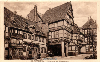 00122A-Hildesheim080-Andreasplatz-Pfeilerhaus-Scan-Vorderseite.jpg
