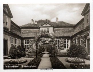 1952A-Wolfenbuettel528-07-Lessinghaus-Leporello-Scan-Vorderseite.jpg