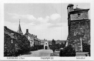 0692A-Ilsenburg113-Schlosshof-Scan-Vorderseite.jpg