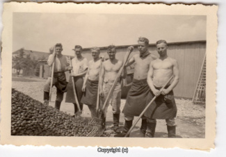 3240A-Eldagsen176-Arbeitslager-Foto-Scan-Vorderseite.jpg 3240A-Eldagsen176-Arbeitslager-Foto-Scan-Vorderseite.jpg