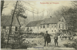 0720A-Holzmuehle128-Panorama-mit-Personen-1909-Scan-Vorderseite.jpg