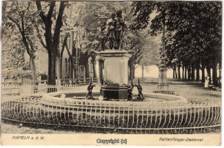 4530A-Hameln1592-Gertrudenbrunnen-1910-Scan-Vorderseite.jpg