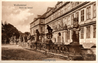 0222A-Wolfenbuettel244-Schloss-Postkartenblock-Scan-Vorderseite.jpg